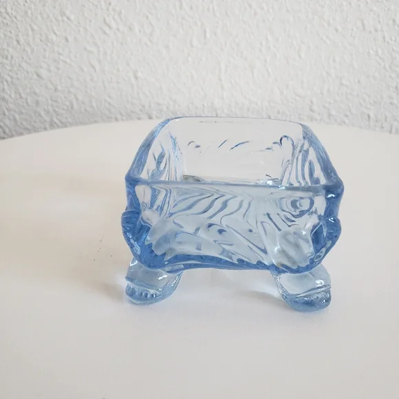 #Cambridge Caprice Moonlight Blue Glass Koi Fish Footed Cigarette Box - Picture 10 of 14